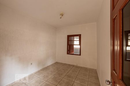 Casa para alugar com 163m², 2 quartos e 3 vagas Casa para alugar com 163m², 2 quartos e 3 vagasQuarto fundos