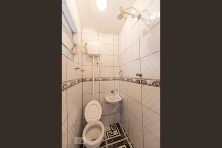Casa para alugar com 163m², 2 quartos e 3 vagas Casa para alugar com 163m², 2 quartos e 3 vagasBanheiro fundos
