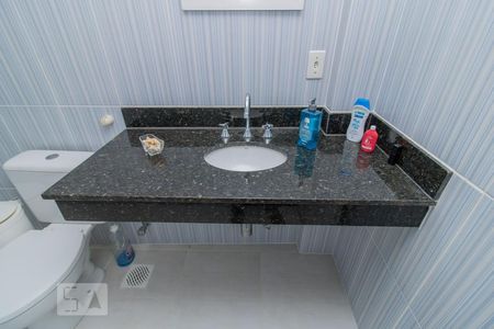 Apartamento à venda com 450m², 4 quartos e 2 vagasDetalhe do Banheiro 2