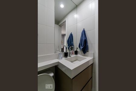 Apartamento para alugar com 64m², 2 quartos e 1 vaga Apartamento para alugar com 64m², 2 quartos e 1 vagaBanheiro