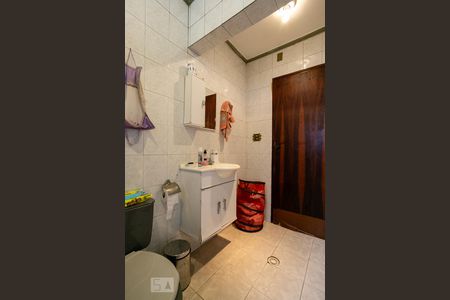 Casa à venda com 308m², 5 quartos e 3 vagas Casa à venda com 308m², 5 quartos e 3 vagasBanheiro