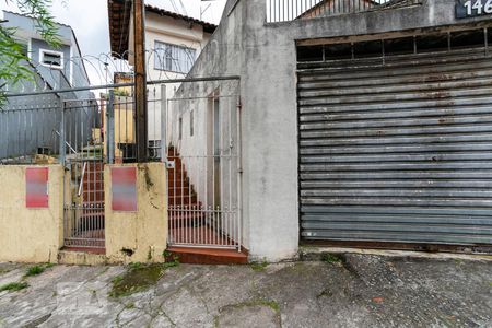 Casa à venda com 308m², 5 quartos e 3 vagas Casa à venda com 308m², 5 quartos e 3 vagasFachada