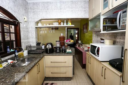 Casa à venda com 134m², 3 quartos e 2 vagas Casa à venda com 134m², 3 quartos e 2 vagasCozinha