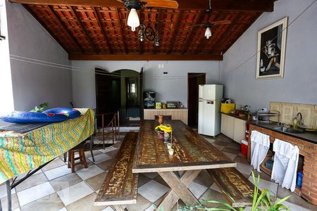 Casa à venda com 134m², 3 quartos e 2 vagas Casa à venda com 134m², 3 quartos e 2 vagasVaranda gourmet