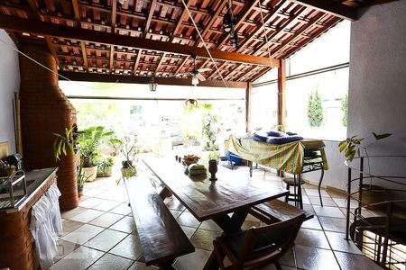 Casa à venda com 134m², 3 quartos e 2 vagas Casa à venda com 134m², 3 quartos e 2 vagasVaranda gourmet