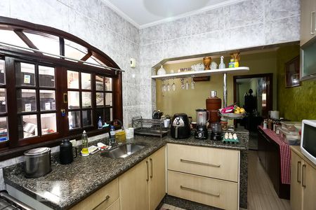 Casa à venda com 134m², 3 quartos e 2 vagas Casa à venda com 134m², 3 quartos e 2 vagasCozinha