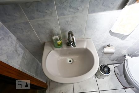 Casa à venda com 134m², 3 quartos e 2 vagas Casa à venda com 134m², 3 quartos e 2 vagasBanheiro