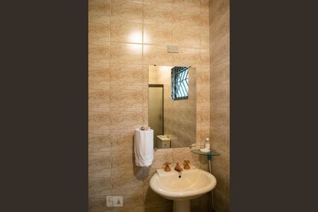 Casa para alugar com 500m², 5 quartos e 8 vagasbanheiro escritório