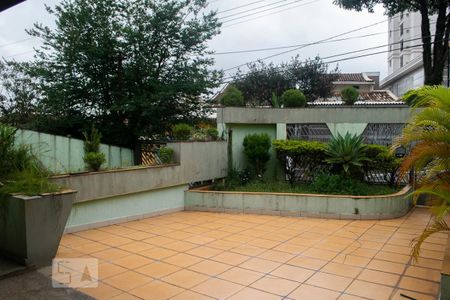Casa para alugar com 500m², 5 quartos e 8 vagasquintal frente