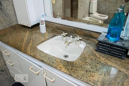 Casa para alugar com 500m², 5 quartos e 8 vagasbanheiro suite 1