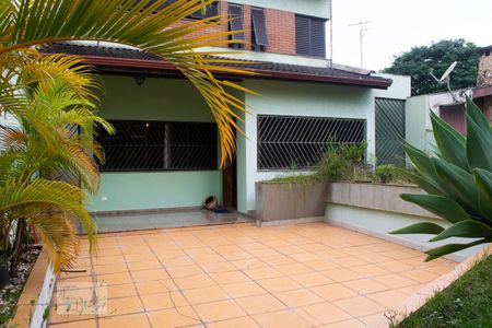 Casa para alugar com 500m², 5 quartos e 8 vagasquintal frente