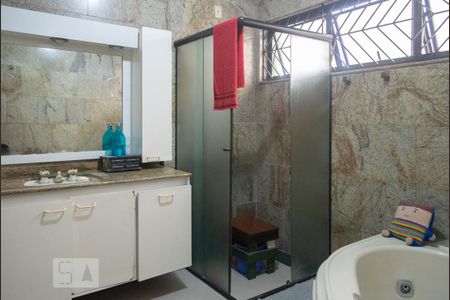 Casa para alugar com 500m², 5 quartos e 8 vagasbanheiro suite 1