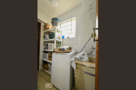 Casa à venda com 180m², 3 quartos e 1 vagaLavanderia