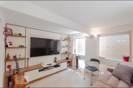 Casa à venda com 140m², 2 quartos e 2 vagas Casa à venda com 140m², 2 quartos e 2 vagasSala Área Gourmet