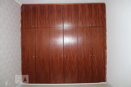 Casa à venda com 190m², 3 quartos e 2 vagasQuarto 1 - Armários