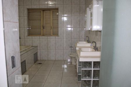 Casa à venda com 190m², 3 quartos e 2 vagasBanheiro do Quarto 1