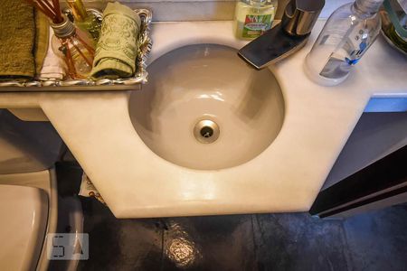 Pia do lavabo de apartamento à venda com 2 quartos, 129m² em Vila Andrade, São Paulo