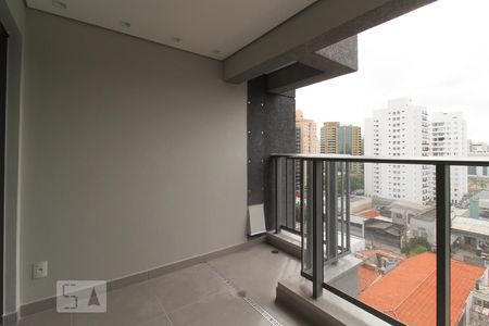 Varanda  de kitnet/studio para alugar com 1 quarto, 31m² em Indianópolis, São Paulo