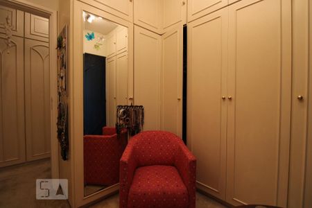Apartamento à venda com 260m², 4 quartos e 2 vagasCloset da suíte 1