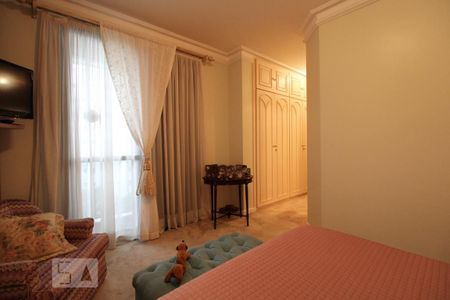 Apartamento à venda com 260m², 4 quartos e 2 vagasSuíte 1