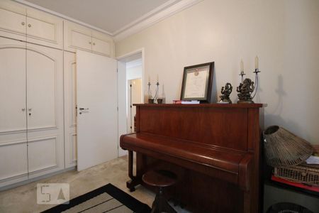 Apartamento à venda com 260m², 4 quartos e 2 vagasQuarto 4