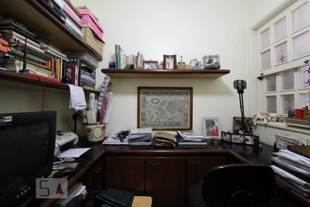 Apartamento à venda com 260m², 4 quartos e 2 vagasEscritório