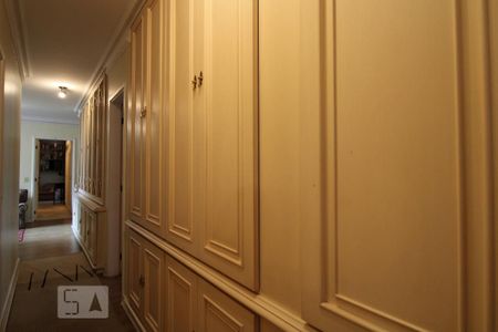 Apartamento à venda com 260m², 4 quartos e 2 vagasCorredor