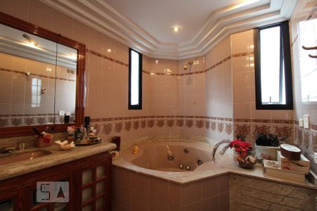 Apartamento à venda com 260m², 4 quartos e 2 vagasBanheiro da Suíte 1