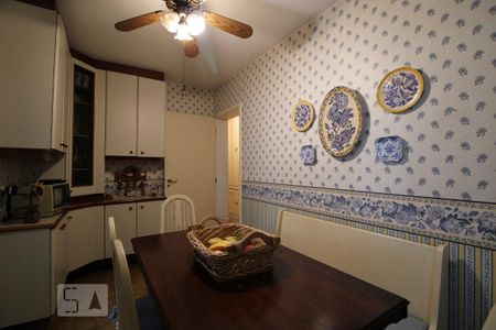 Apartamento à venda com 260m², 4 quartos e 2 vagasCozinha