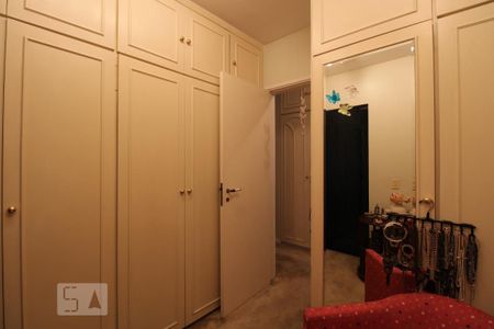 Apartamento à venda com 260m², 4 quartos e 2 vagasCloset da suíte 1