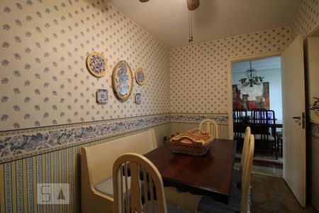 Apartamento à venda com 260m², 4 quartos e 2 vagasCozinha