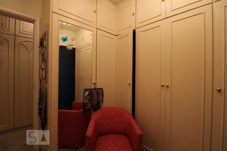 Apartamento à venda com 260m², 4 quartos e 2 vagasCloset da suíte 1