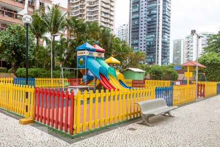 Apartamento à venda com 250m², 3 quartos e 3 vagasÁrea Comum - Playground