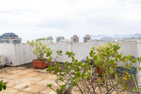 Apartamento à venda com 250m², 3 quartos e 3 vagasCobertura