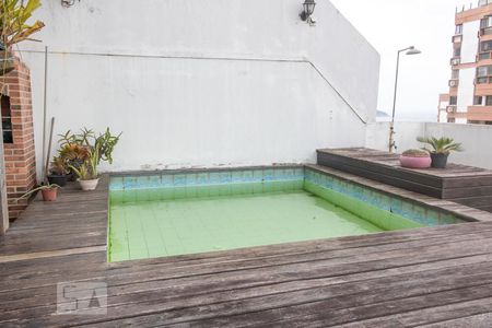 Apartamento à venda com 250m², 3 quartos e 3 vagasPiscina