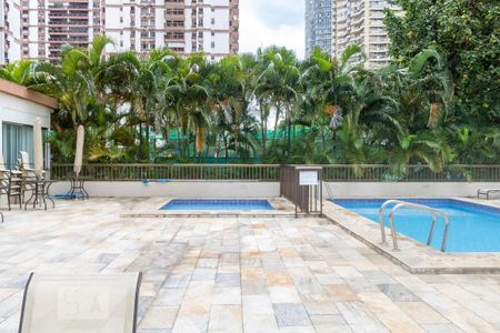 Apartamento à venda com 250m², 3 quartos e 3 vagasÁrea comum - Piscina