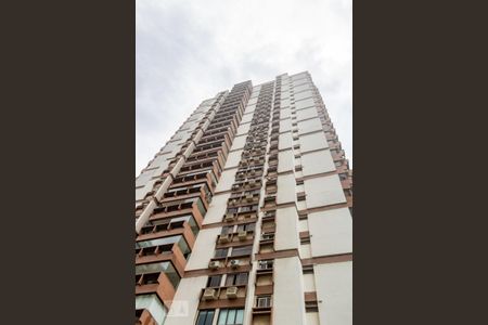 Apartamento à venda com 250m², 3 quartos e 3 vagasFachada