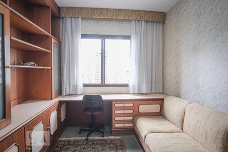 Quarto 1 de apartamento para alugar com 3 quartos, 110m² em Água Verde, Curitiba