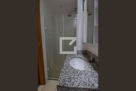 Apartamento à venda com 130m², 2 quartos e 2 vagas Apartamento à venda com 130m², 2 quartos e 2 vagasBanheiro 1