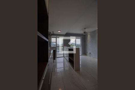 Apartamento à venda com 130m², 2 quartos e 2 vagas Apartamento à venda com 130m², 2 quartos e 2 vagasCozinha e Área de Serviço