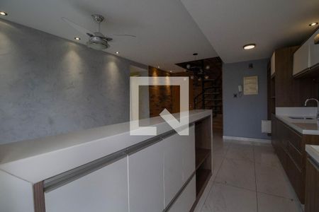 Apartamento à venda com 130m², 2 quartos e 2 vagas Apartamento à venda com 130m², 2 quartos e 2 vagasCozinha e Área de Serviço