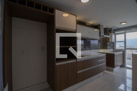 Apartamento à venda com 130m², 2 quartos e 2 vagas Apartamento à venda com 130m², 2 quartos e 2 vagasCozinha e Área de Serviço