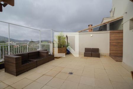 Apartamento à venda com 130m², 2 quartos e 2 vagas Apartamento à venda com 130m², 2 quartos e 2 vagasTerraço