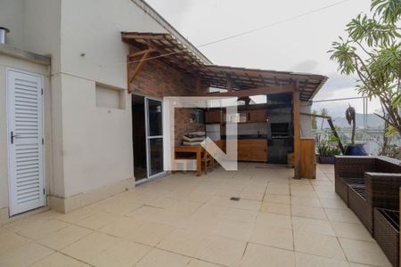 Apartamento à venda com 130m², 2 quartos e 2 vagas Apartamento à venda com 130m², 2 quartos e 2 vagasTerraço