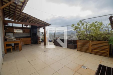 Apartamento à venda com 130m², 2 quartos e 2 vagas Apartamento à venda com 130m², 2 quartos e 2 vagasTerraço