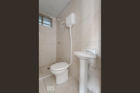 Banheiro de apartamento para alugar com 1 quarto, 44m² em Protásio Alves, Porto Alegre