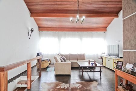 Casa à venda com 165m², 4 quartos e 3 vagasSala de TV