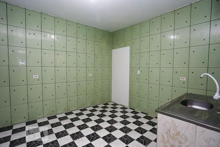 Cozinha de casa para alugar com 1 quarto, 15m² em Parque Pinheiros, Taboão da Serra