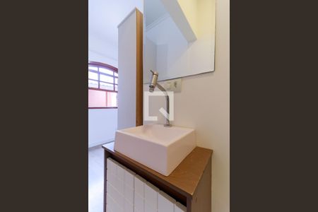 Casa à venda com 190m², 4 quartos e 2 vagasBanheiro de Serviço