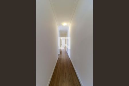 Casa à venda com 190m², 4 quartos e 2 vagasCorredor